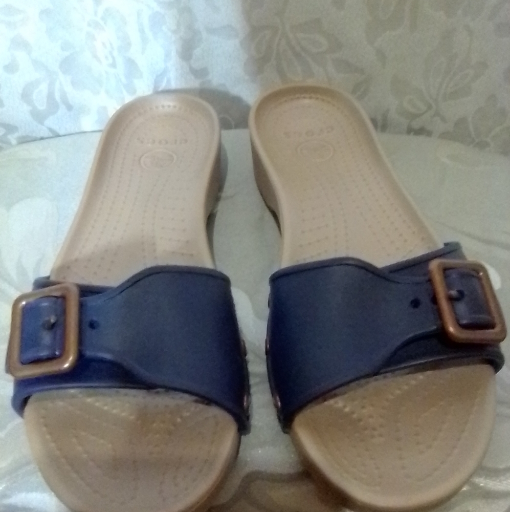 Crocs Slip On Sandals - Picture 4 of 11